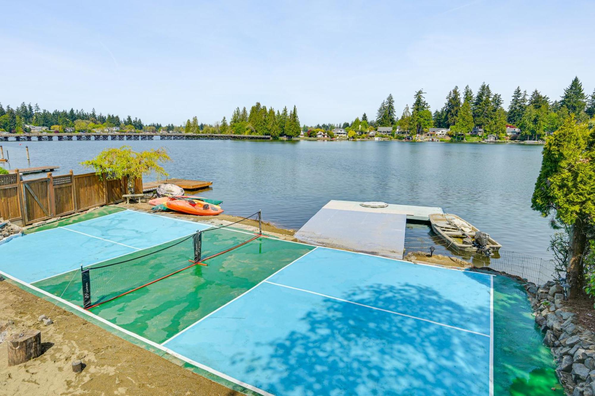 Tacoma Home On Steilacoom Lake With Dock! Luaran gambar